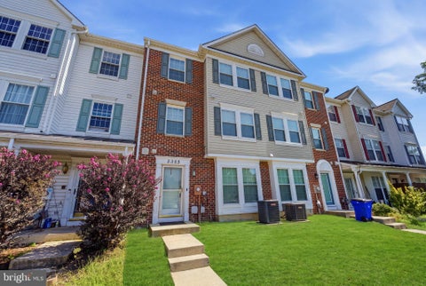 Townhouse For Sale - 5305 Regal Ct<br/> Frederick County, FREDERICK, MD 21703