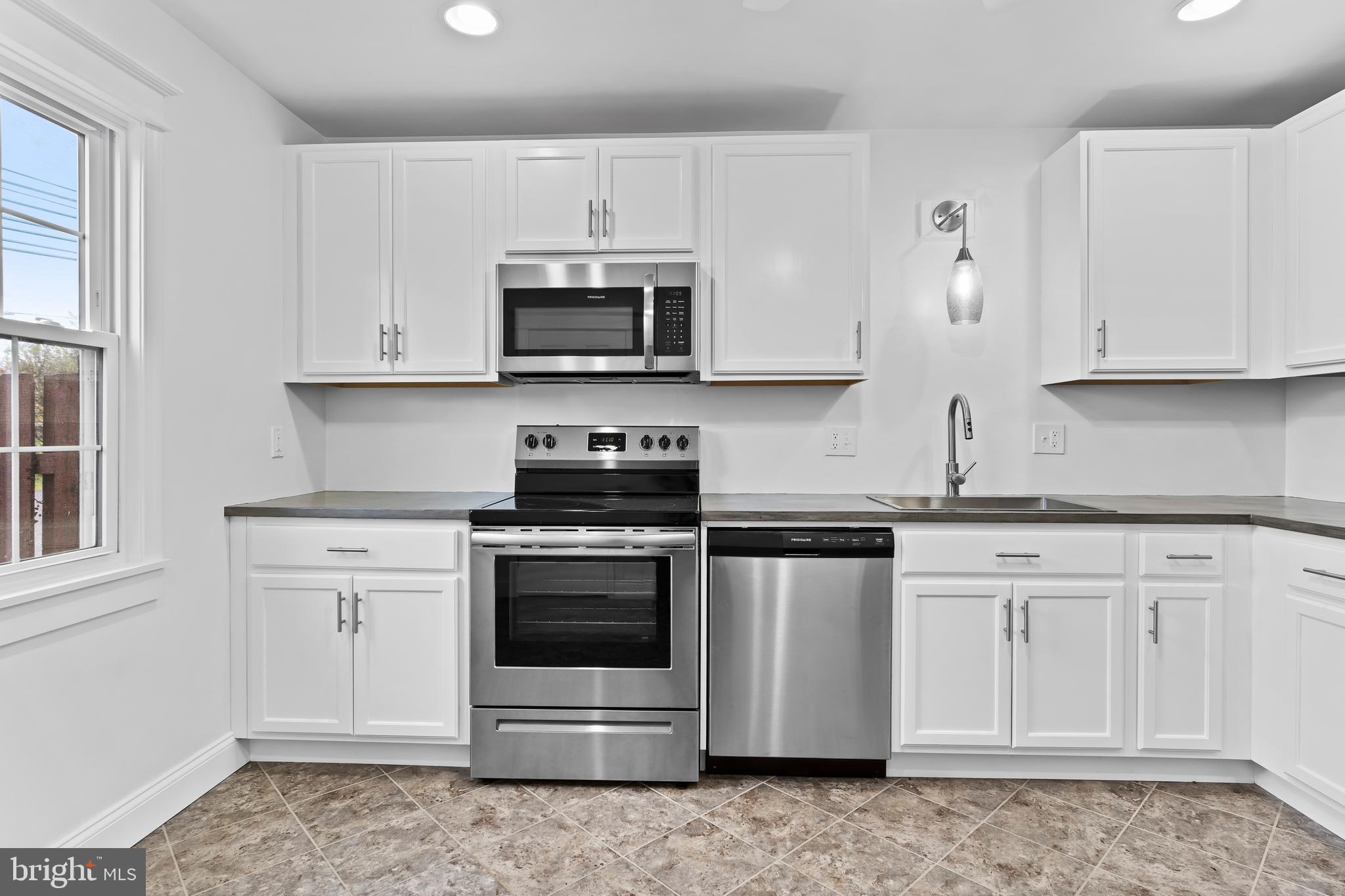 WALNUT VILLAS - Residential