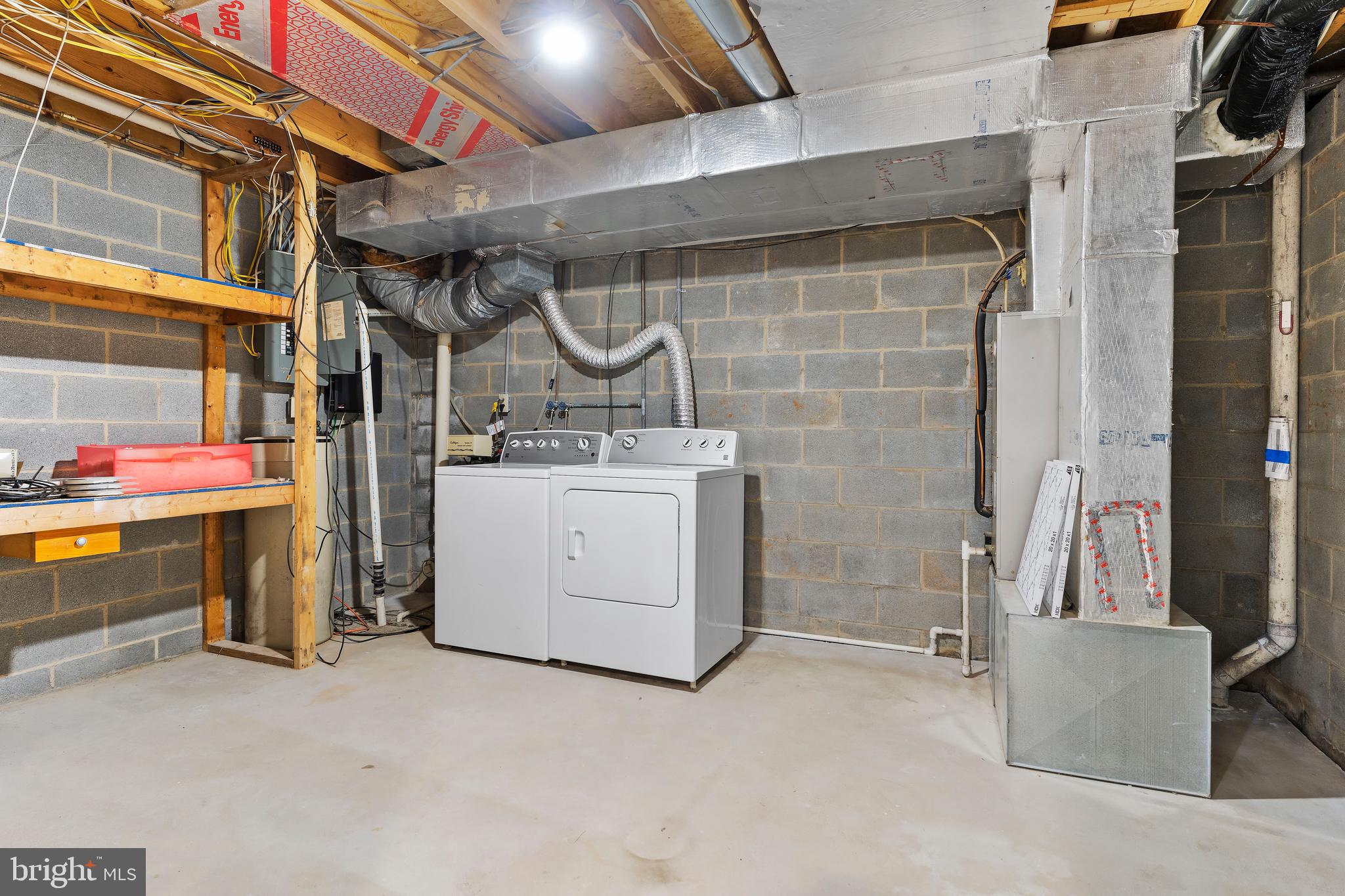 WALNUT VILLAS - Residential