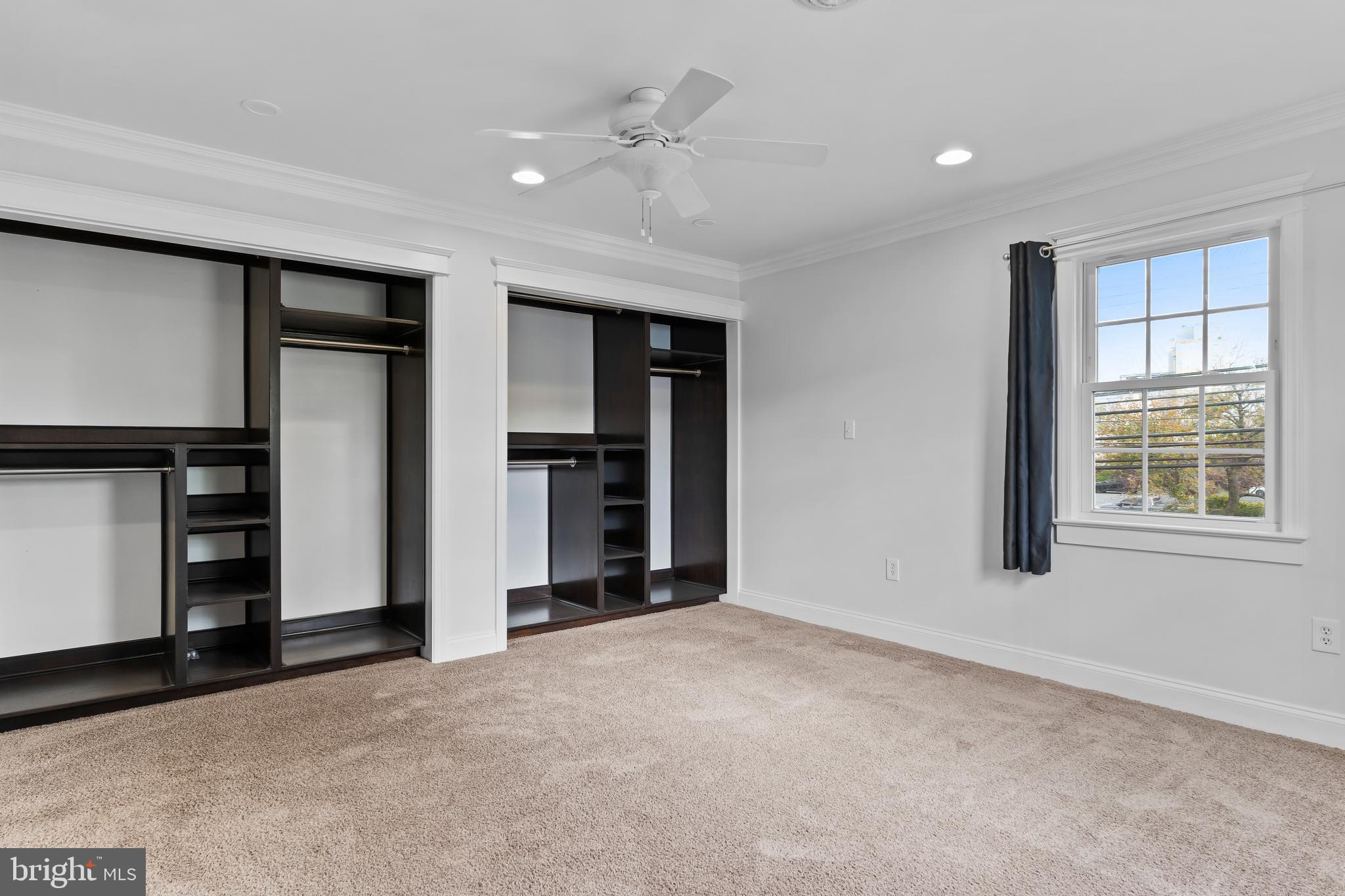 WALNUT VILLAS - Residential