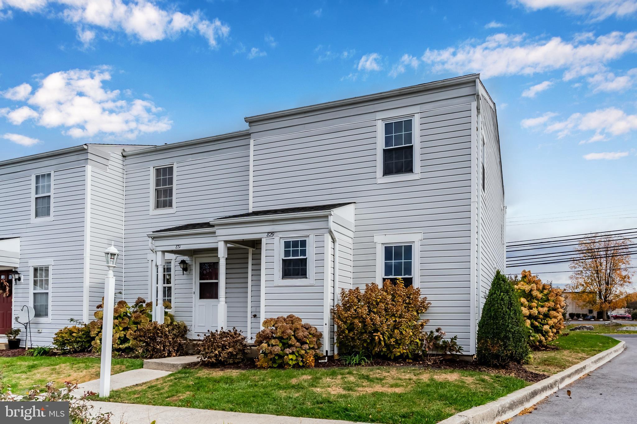 WALNUT VILLAS - Residential