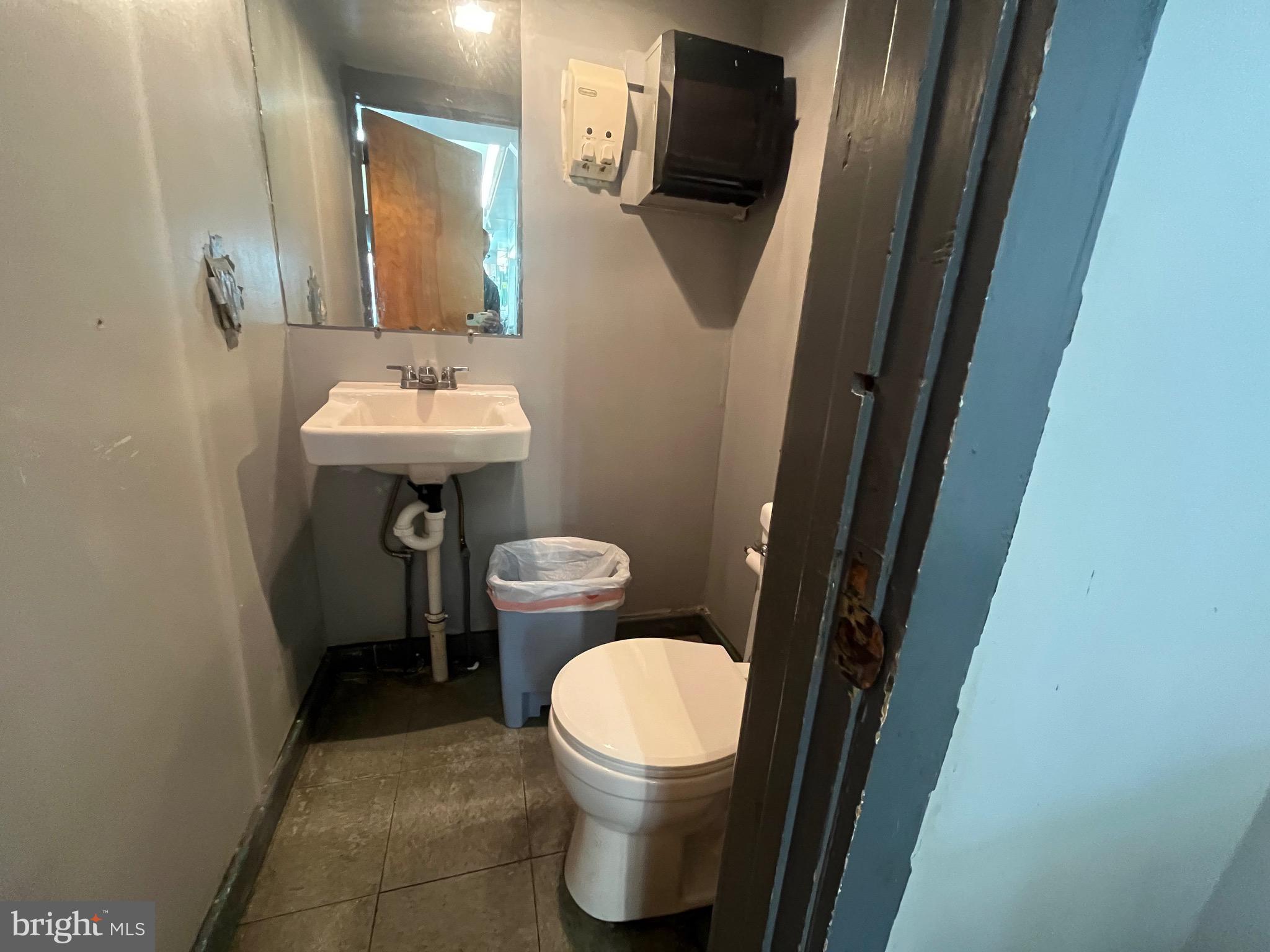 WEST PHILADELPHIA - Commercial Sale