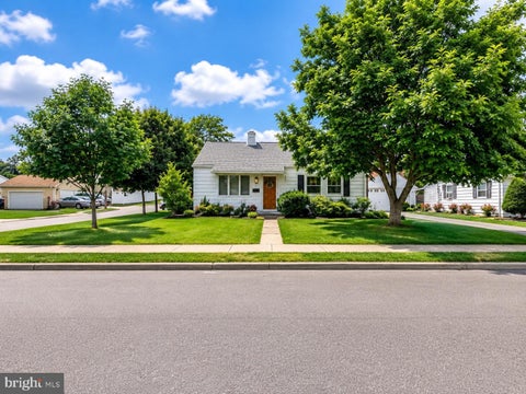 Homes For Sale - 2103 Livingston Street<br/> BETHLEHEM, PA 18017