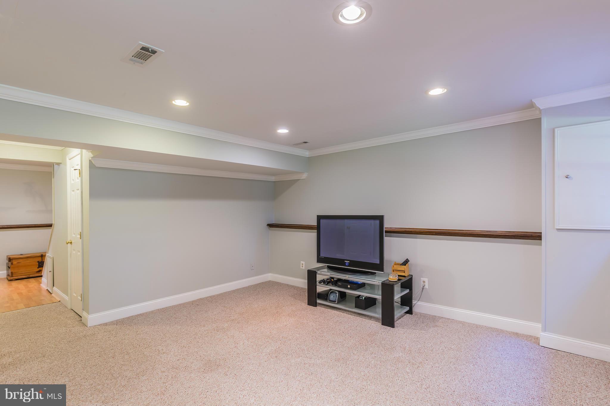 WOODGATE VILLAGE - Residential