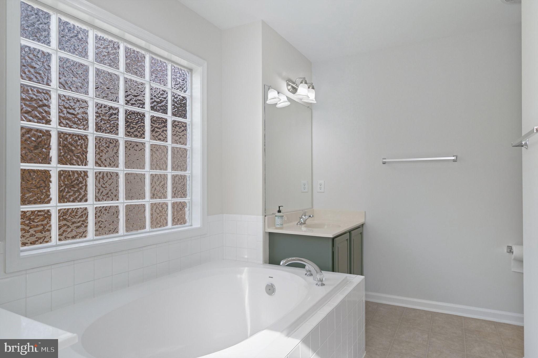 FRESHWATER ESTATES - Residential