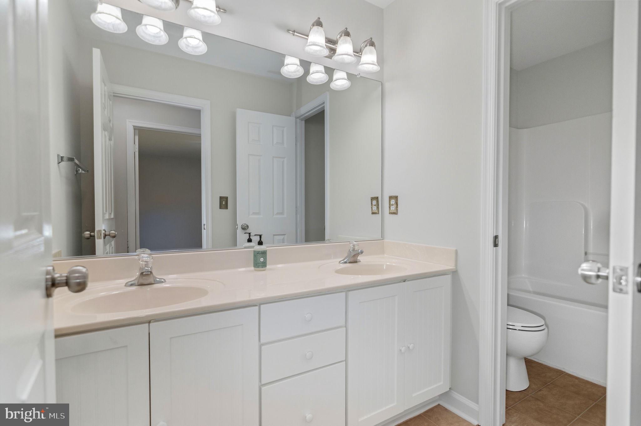 FRESHWATER ESTATES - Residential