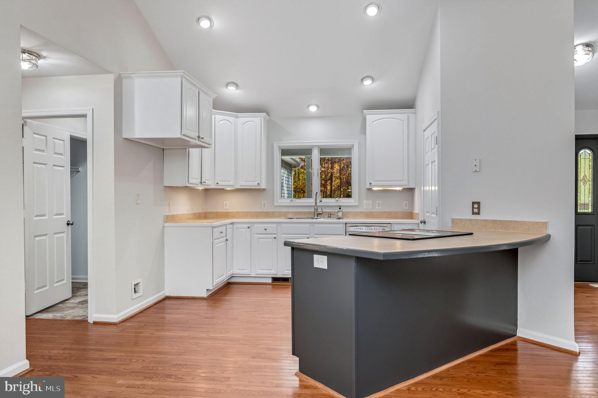 FRESHWATER ESTATES - Residential