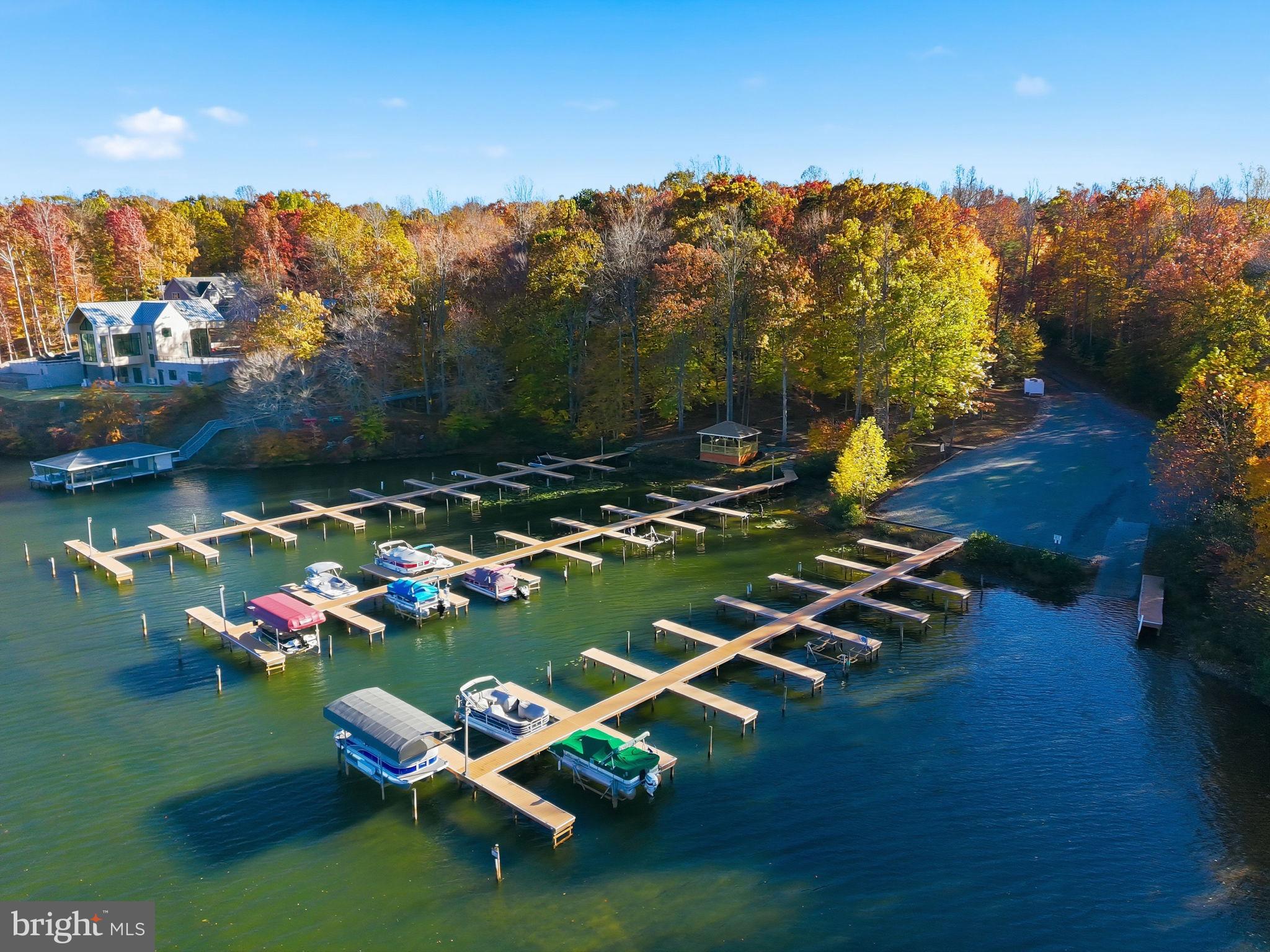 FRESHWATER ESTATES - Residential