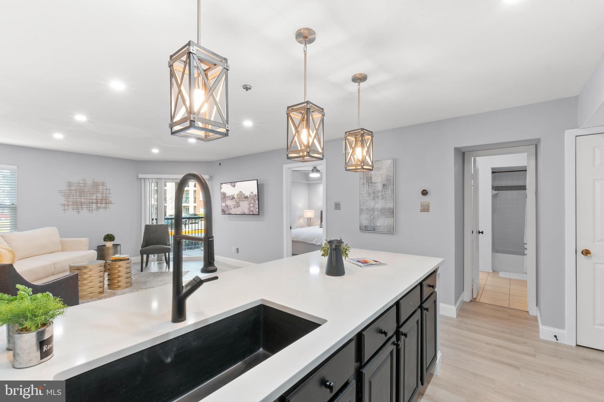 POINTE AT PARK CENTER - Residential