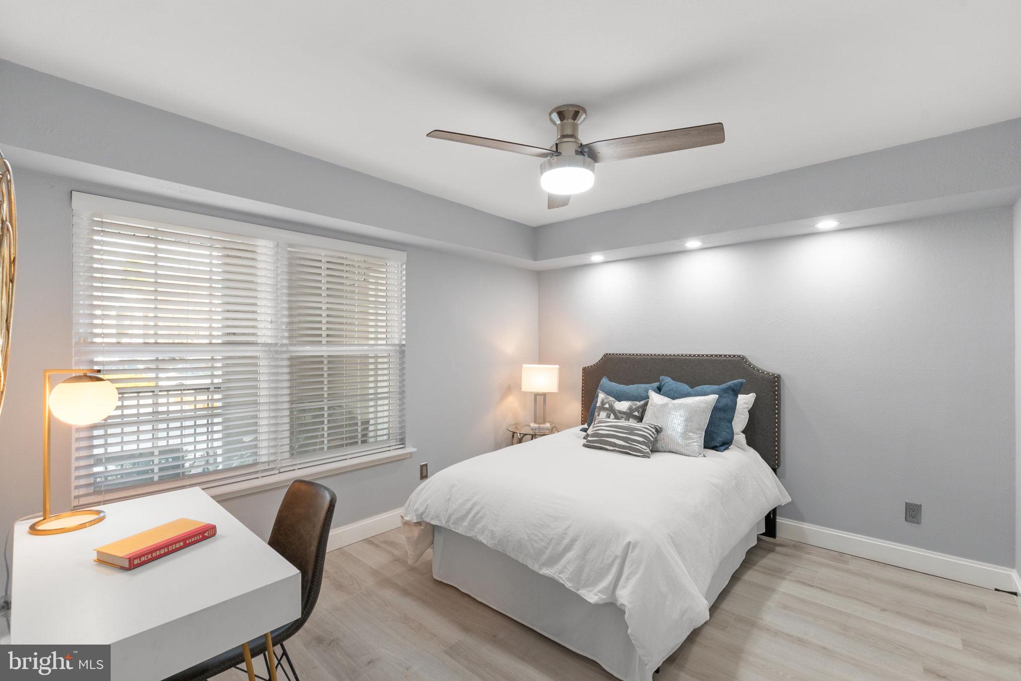 POINTE AT PARK CENTER - Residential