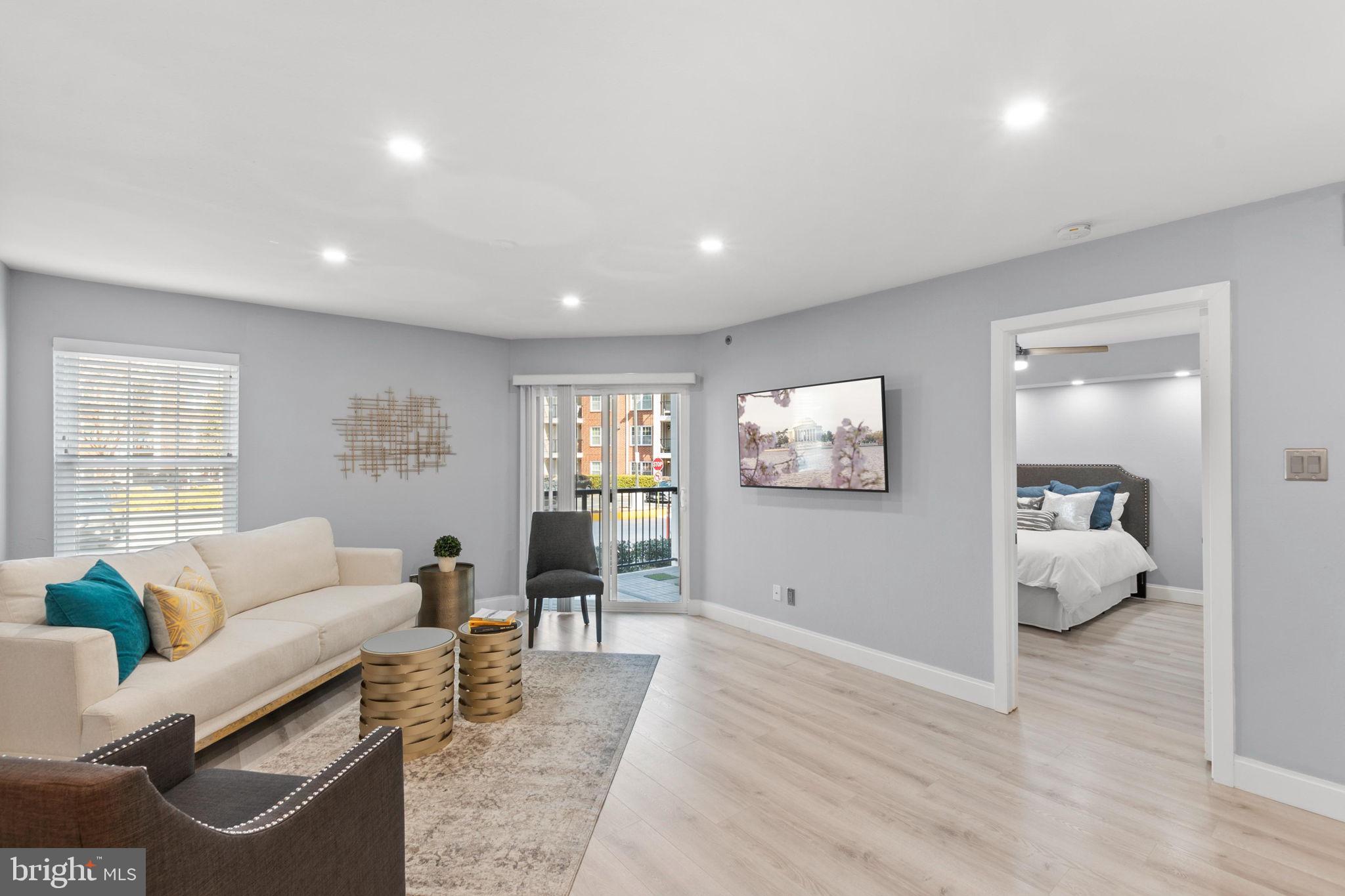 POINTE AT PARK CENTER - Residential