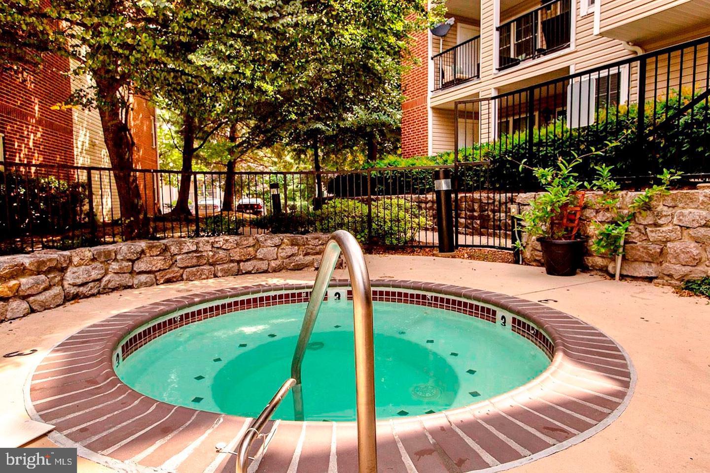 POINTE AT PARK CENTER - Residential