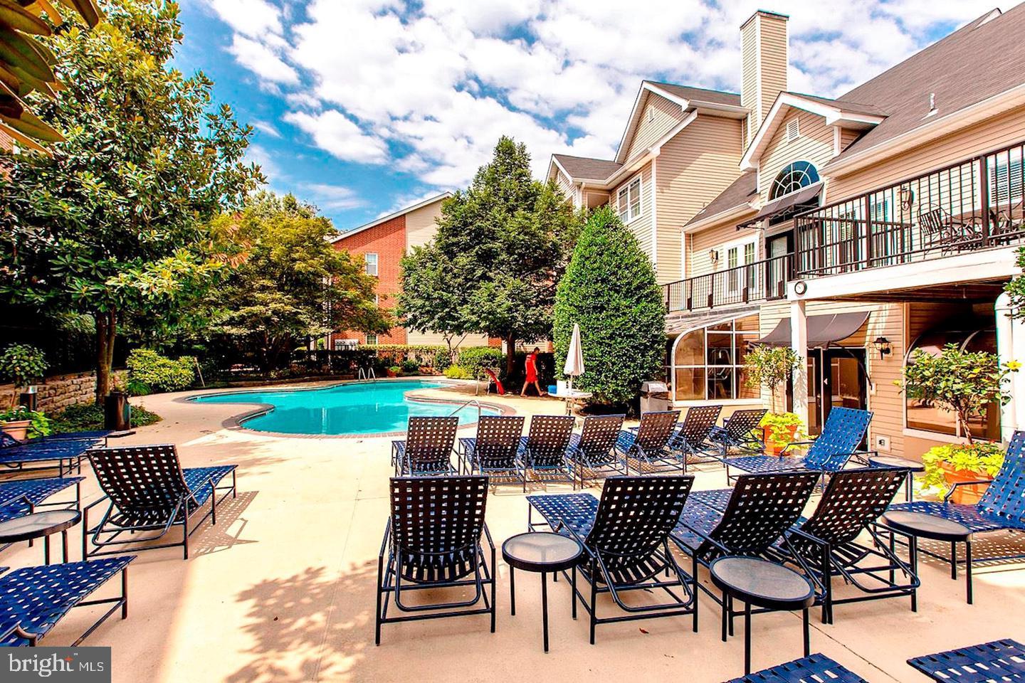 POINTE AT PARK CENTER - Residential