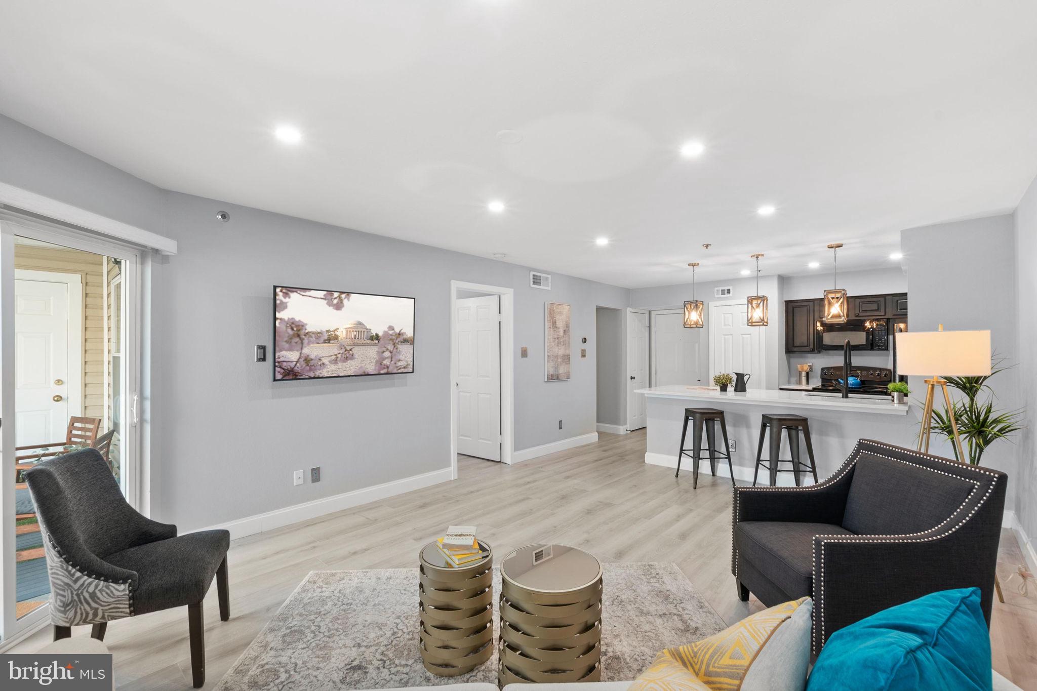 POINTE AT PARK CENTER - Residential