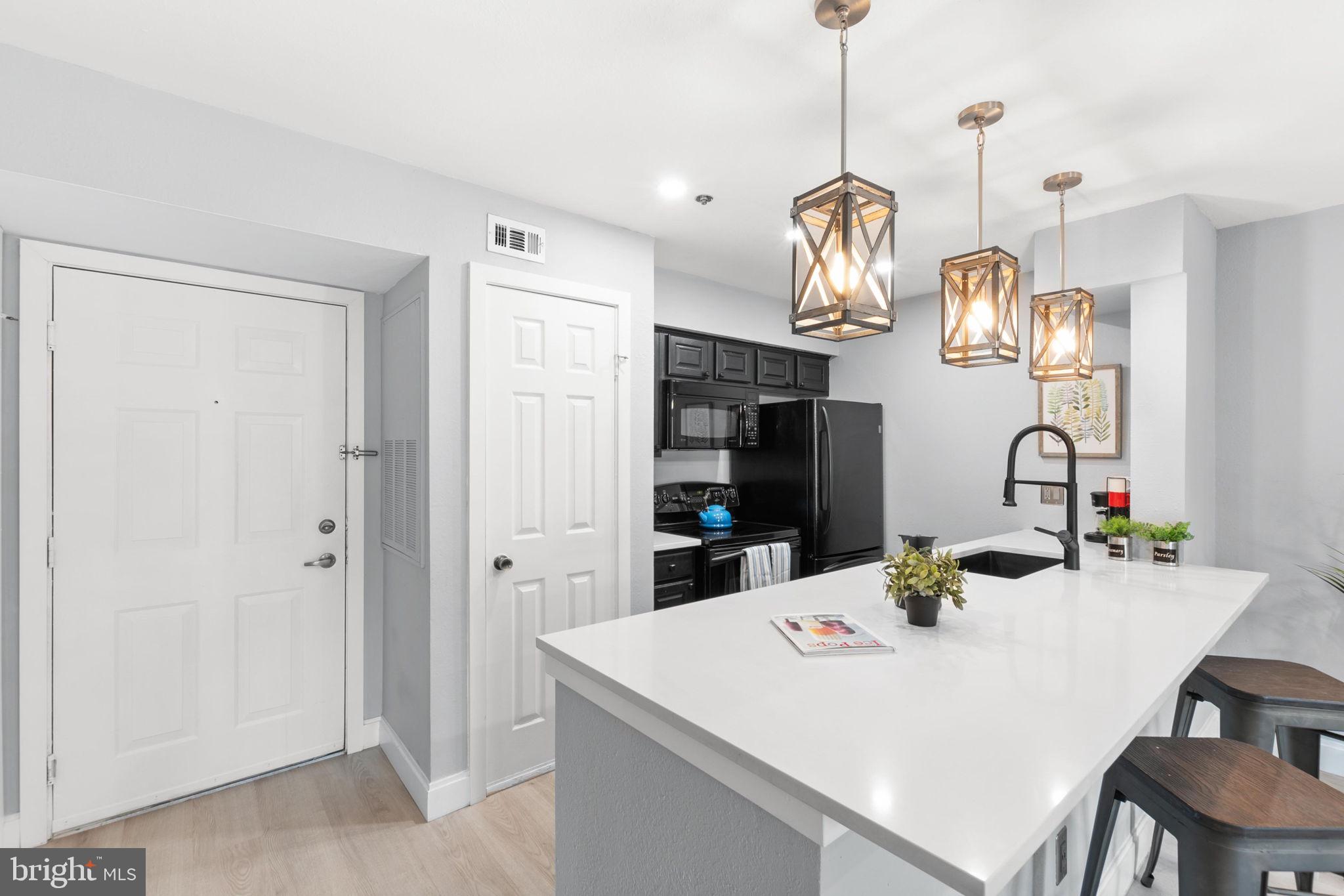 POINTE AT PARK CENTER - Residential