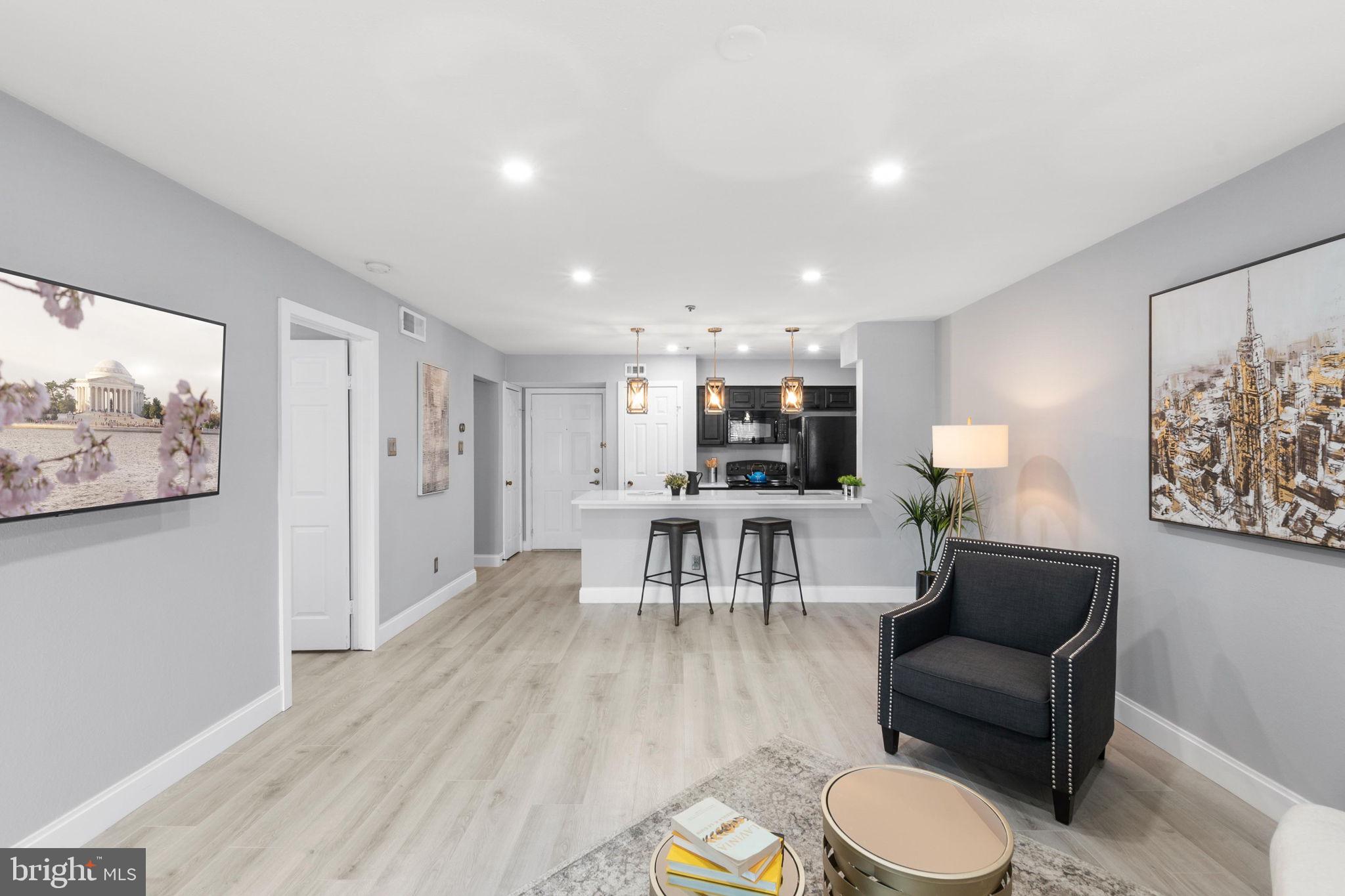 POINTE AT PARK CENTER - Residential