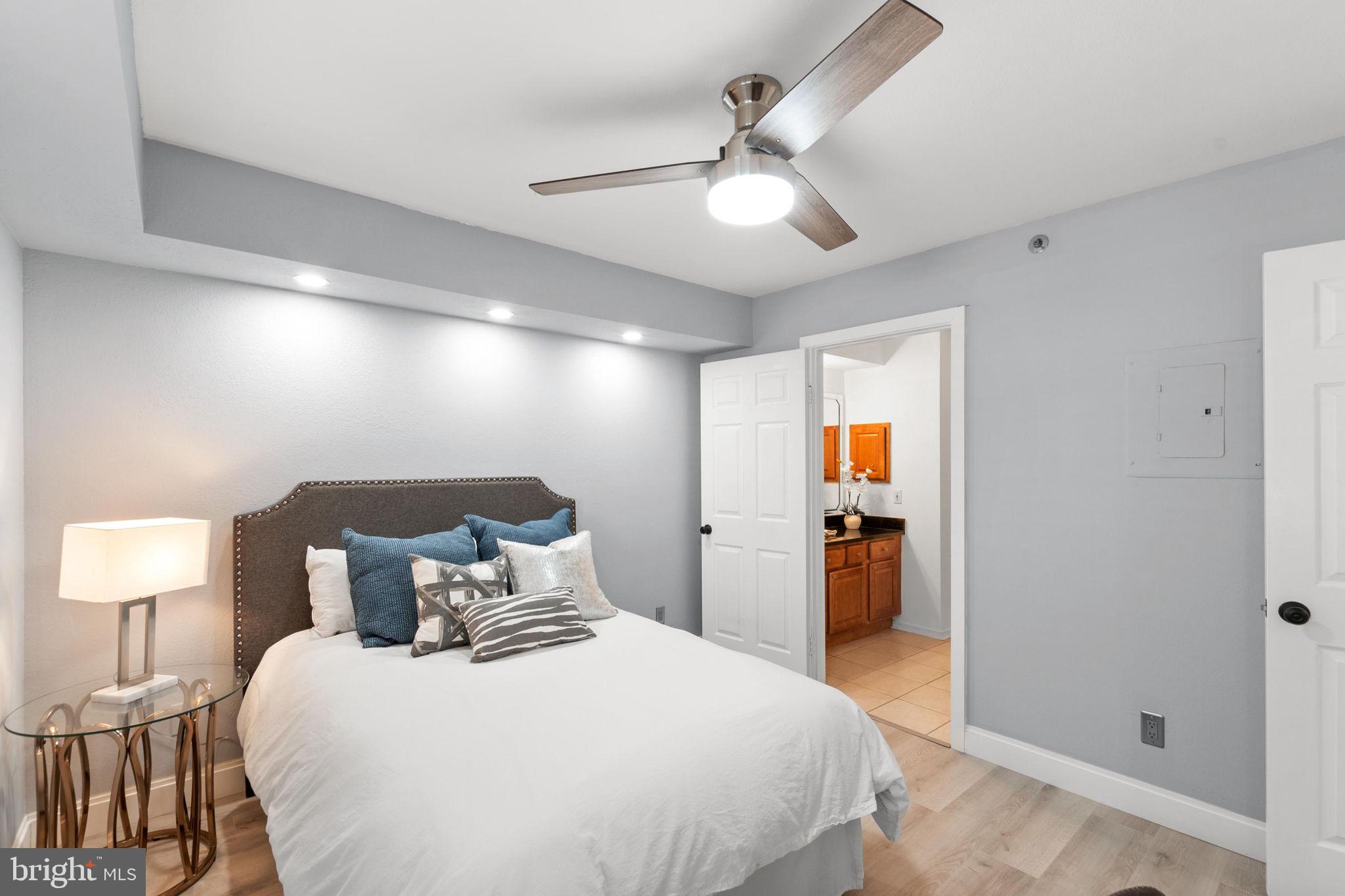 POINTE AT PARK CENTER - Residential