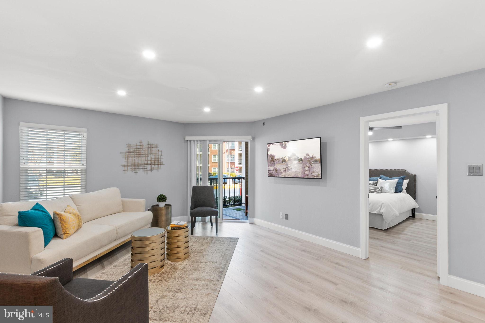 POINTE AT PARK CENTER - Residential