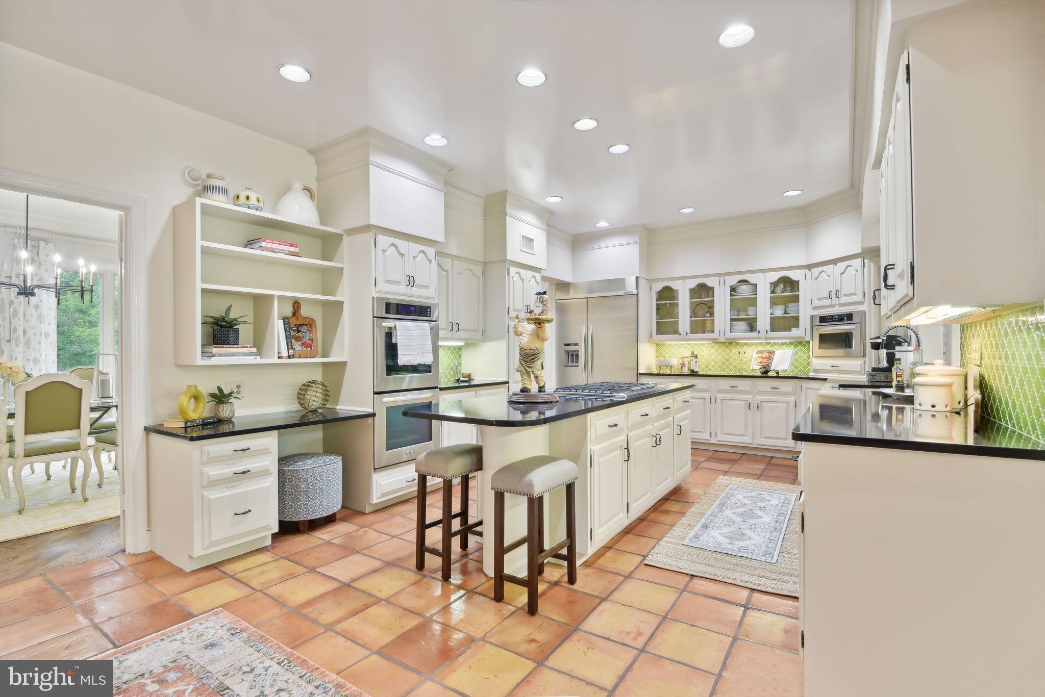 FALCONHURST - Residential