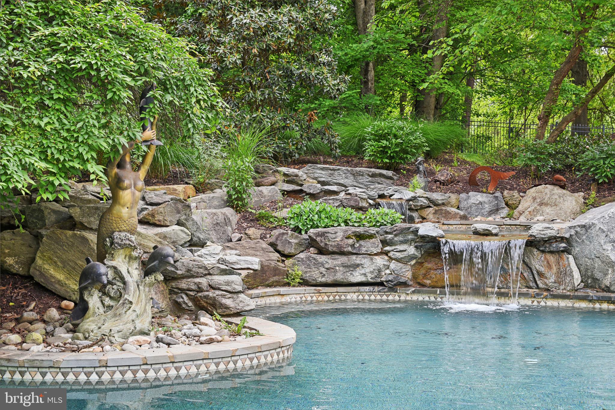 FALCONHURST - Residential