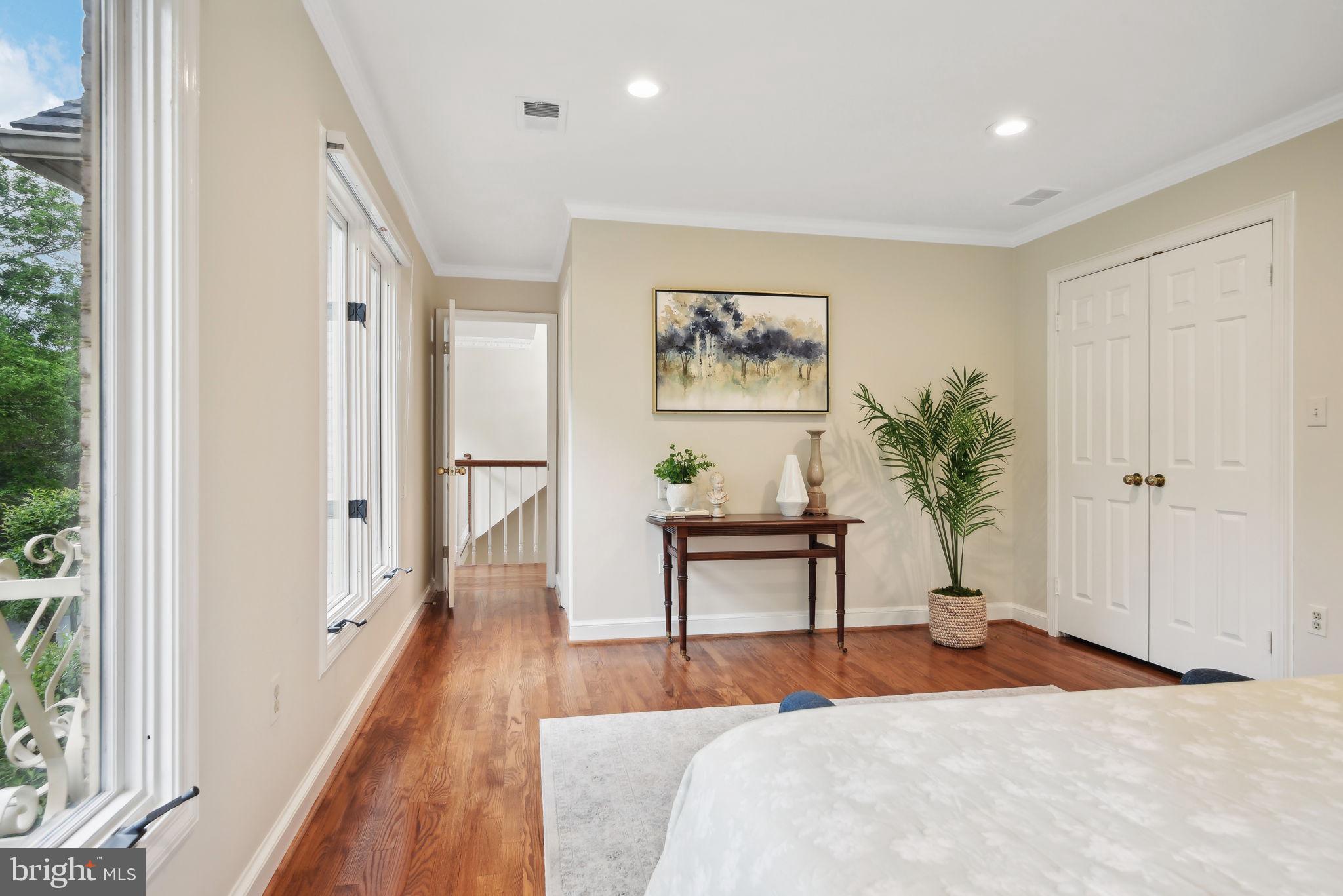 FALCONHURST - Residential