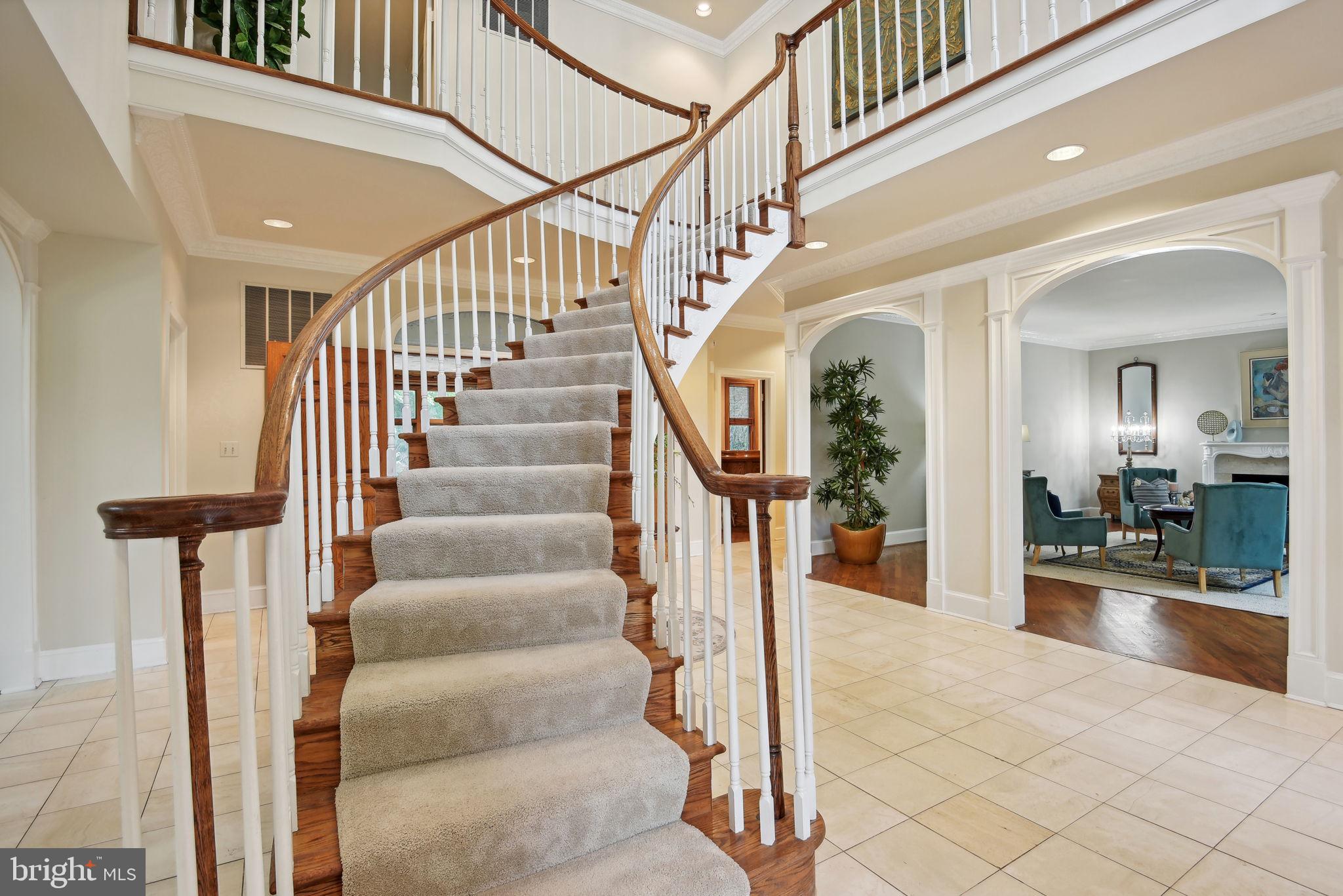 FALCONHURST - Residential