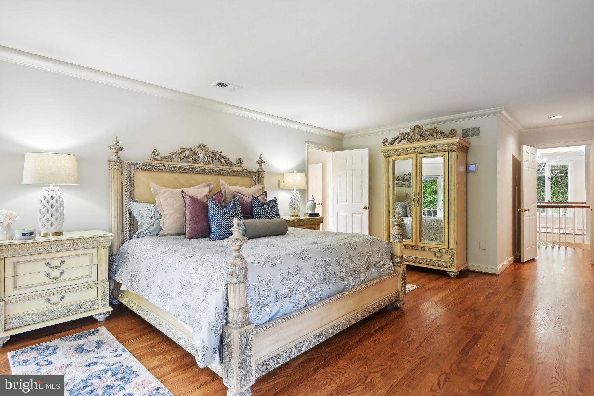 FALCONHURST - Residential