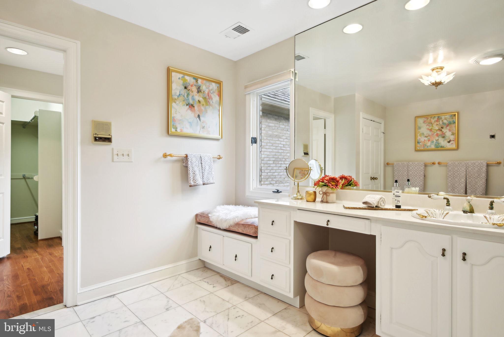 FALCONHURST - Residential