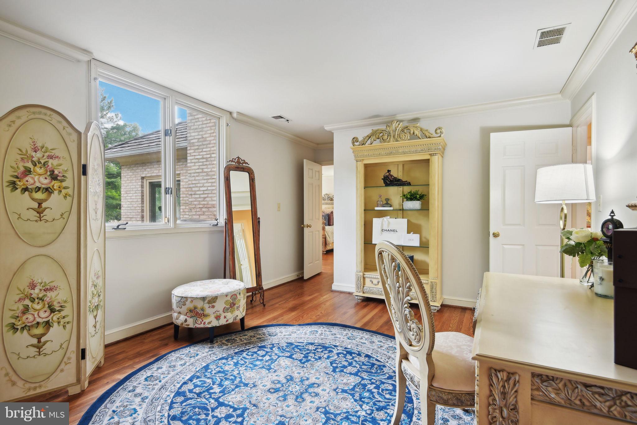 FALCONHURST - Residential