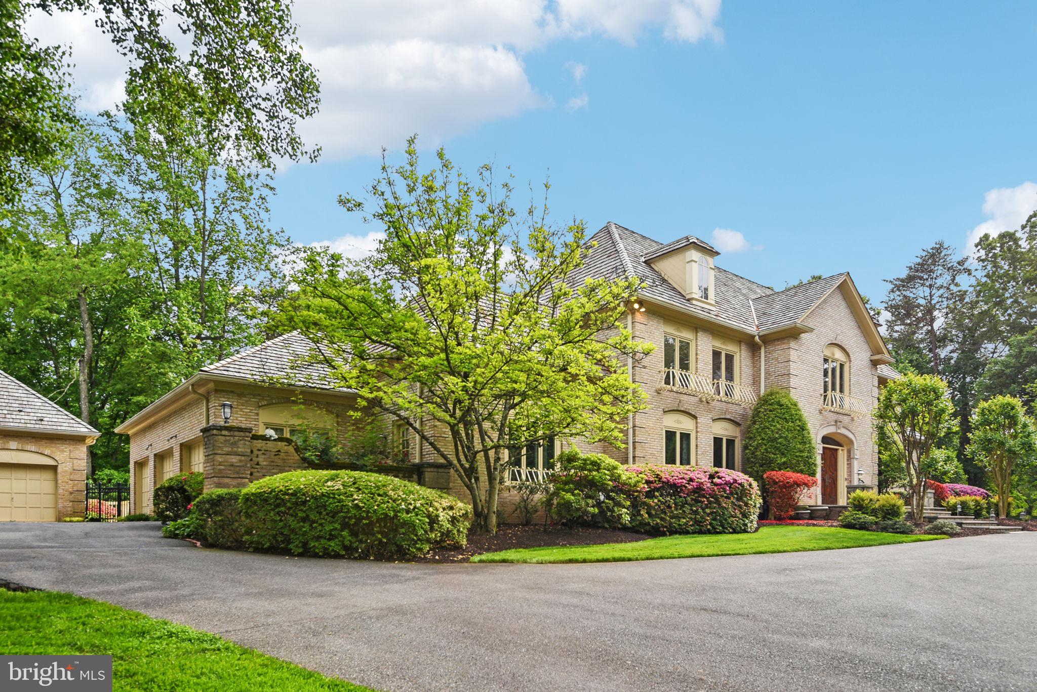 FALCONHURST - Residential