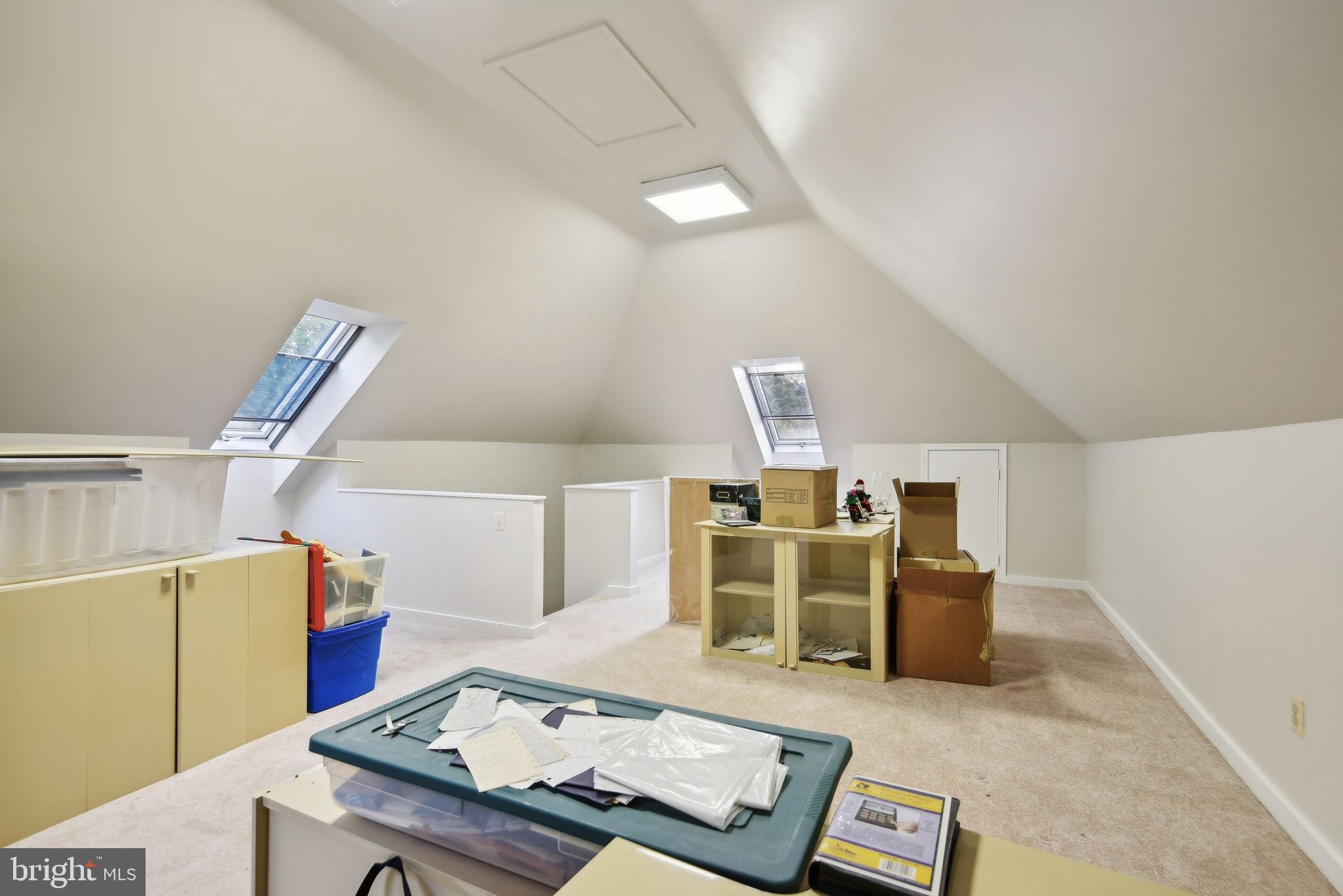 FALCONHURST - Residential