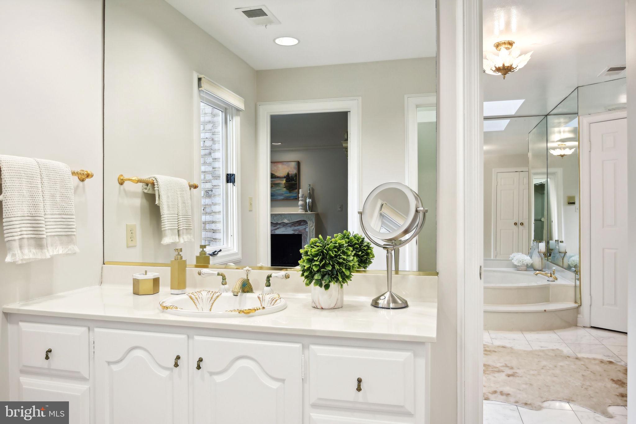 FALCONHURST - Residential