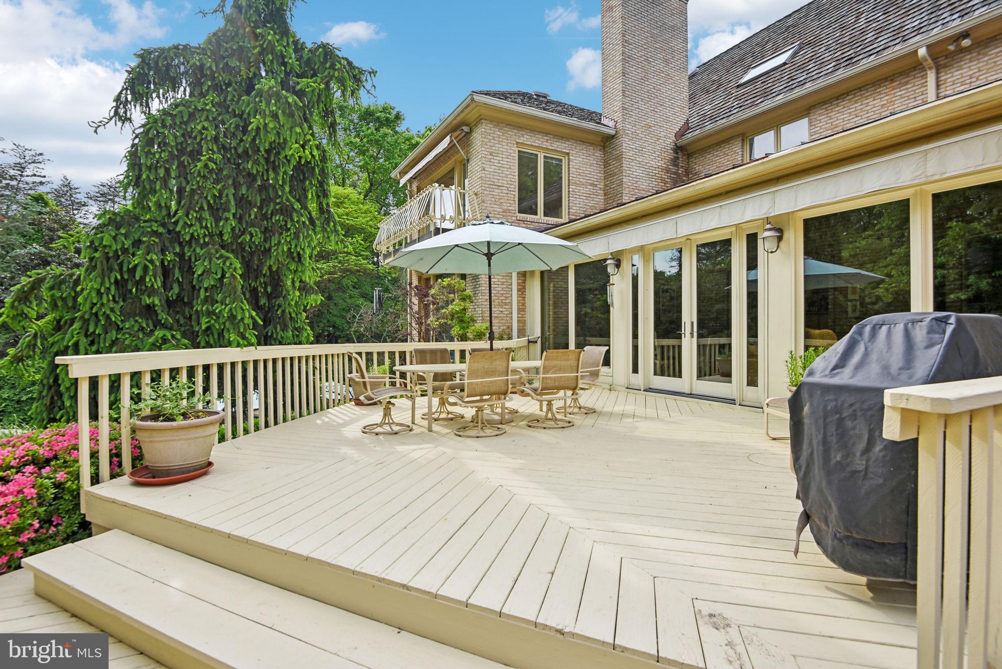 FALCONHURST - Residential