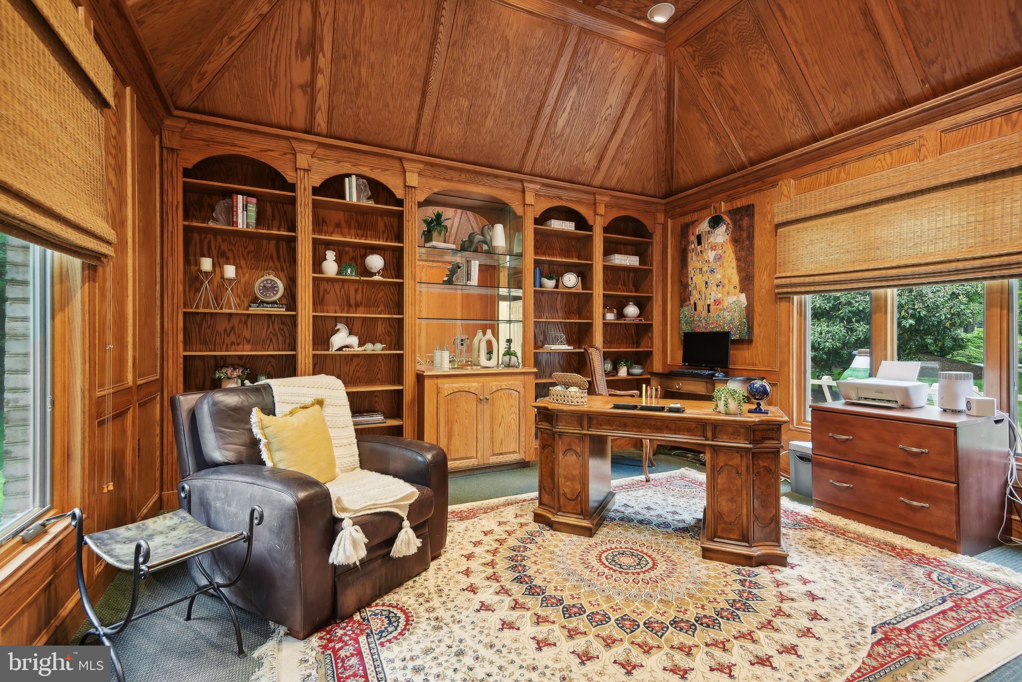 FALCONHURST - Residential