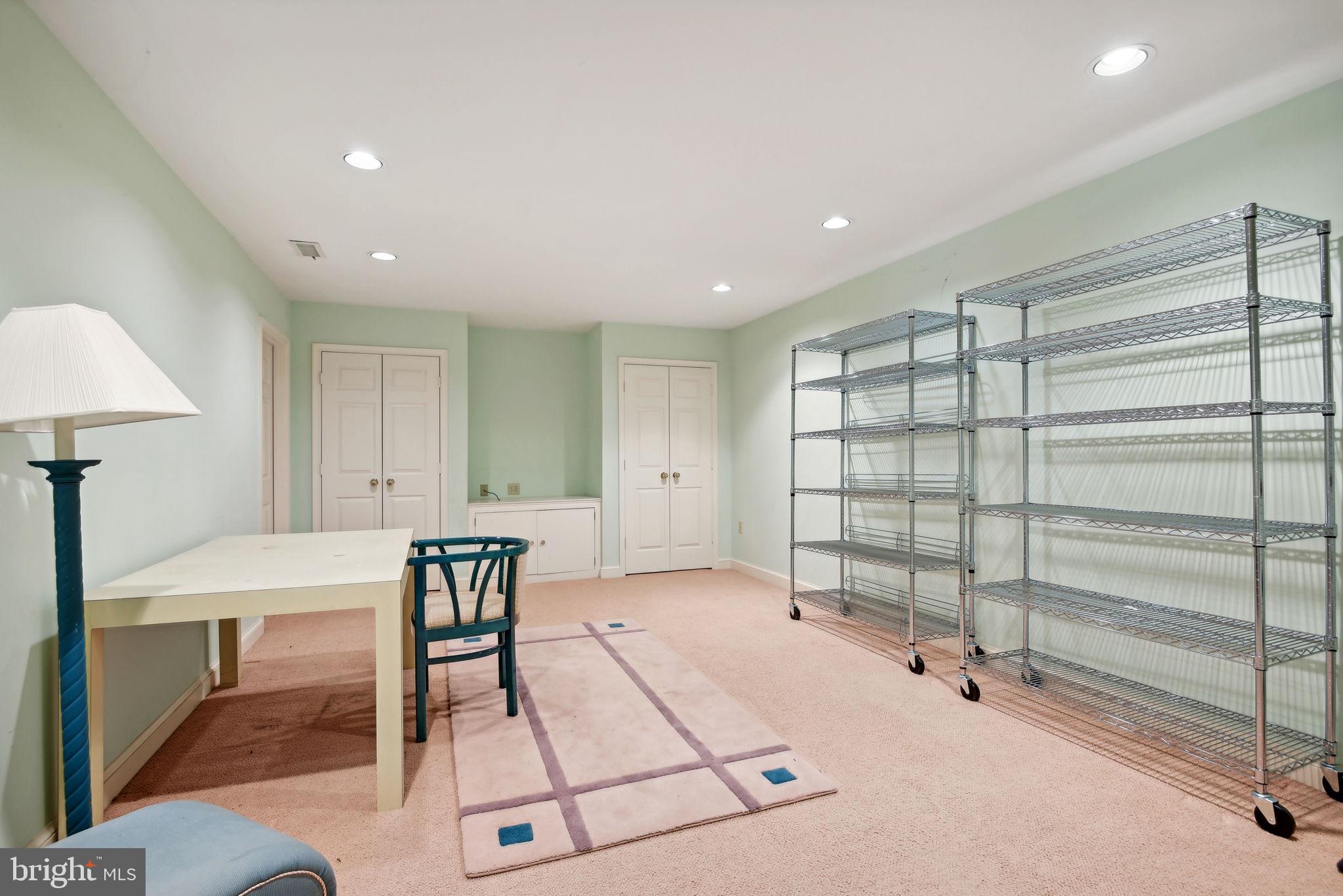 FALCONHURST - Residential