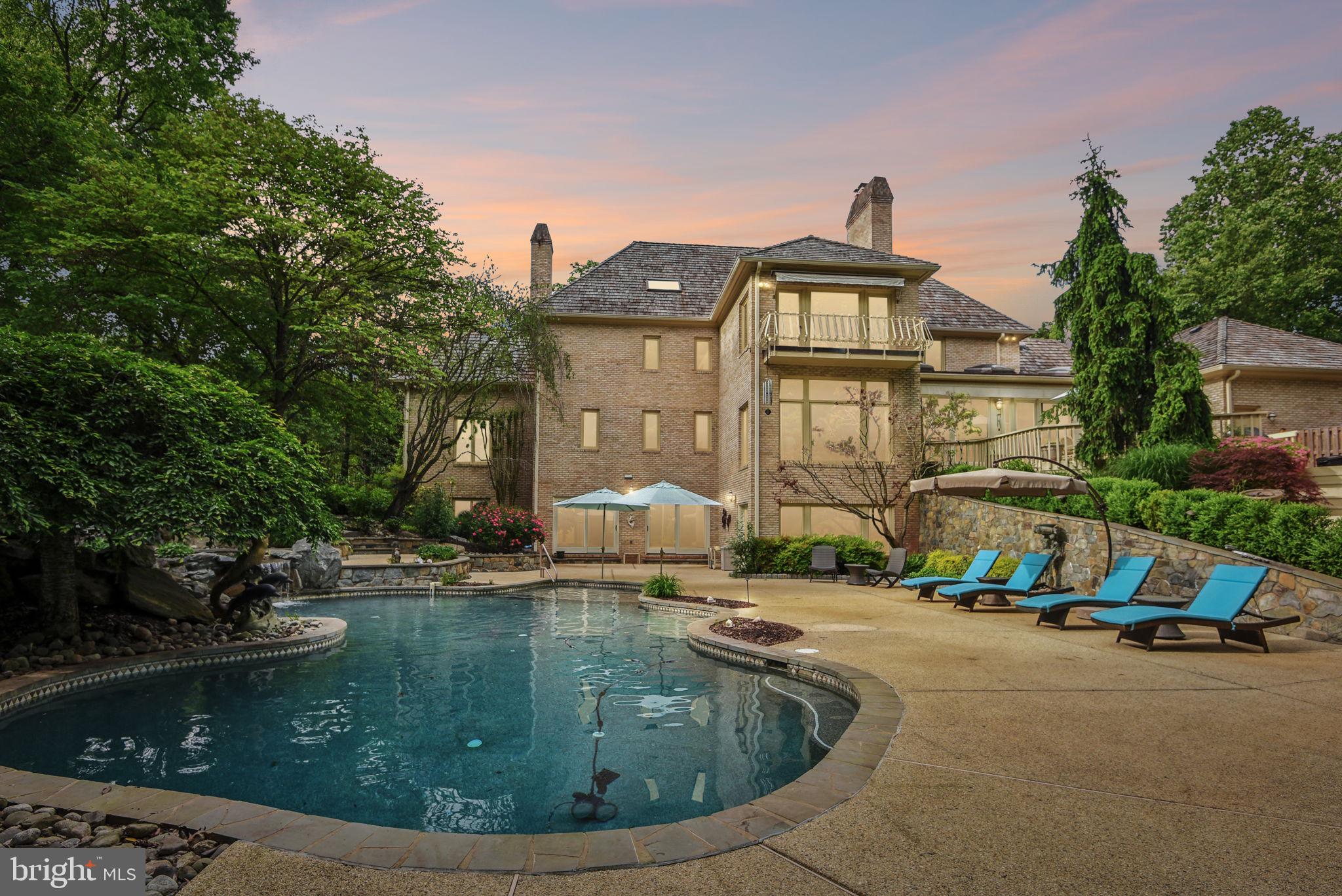 FALCONHURST - Residential