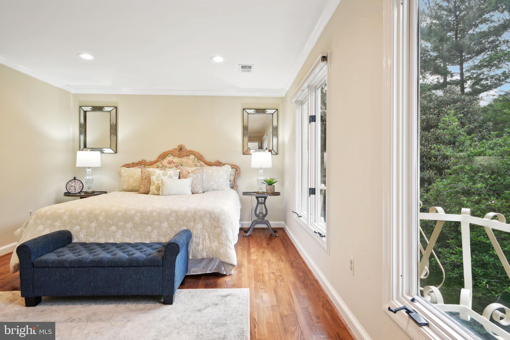 FALCONHURST - Residential