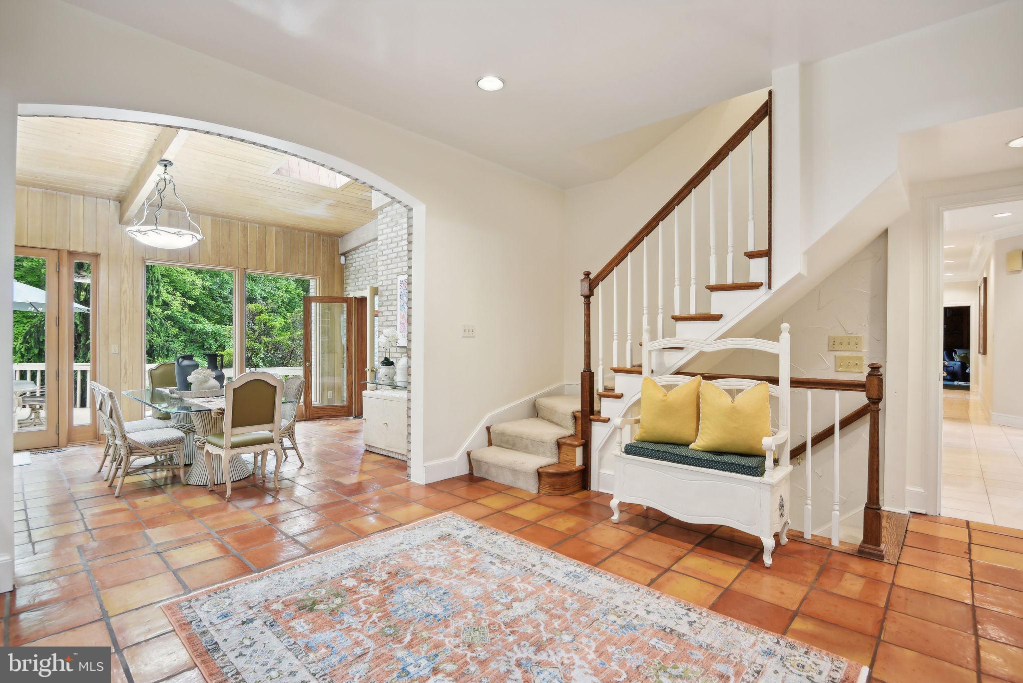 FALCONHURST - Residential