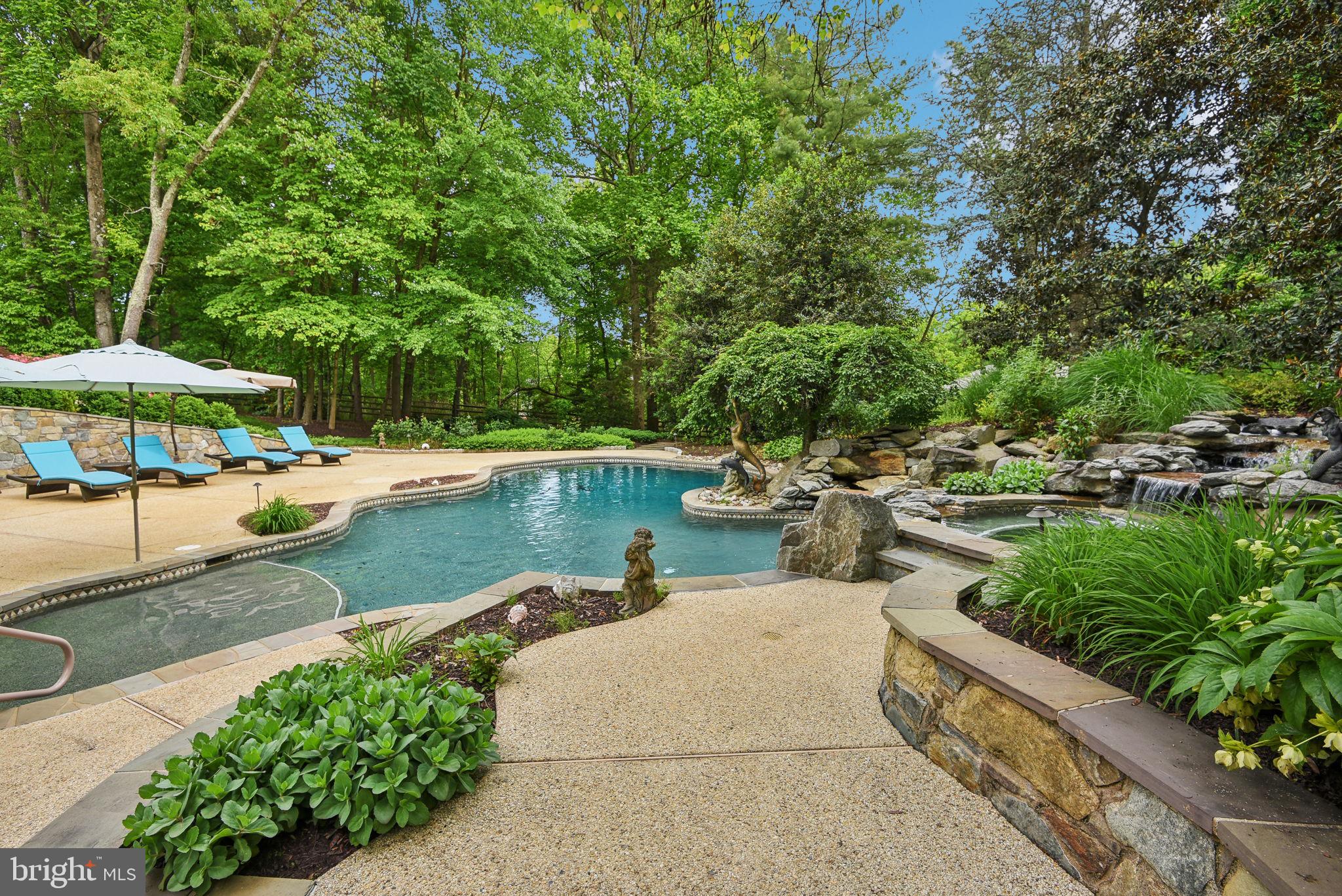 FALCONHURST - Residential