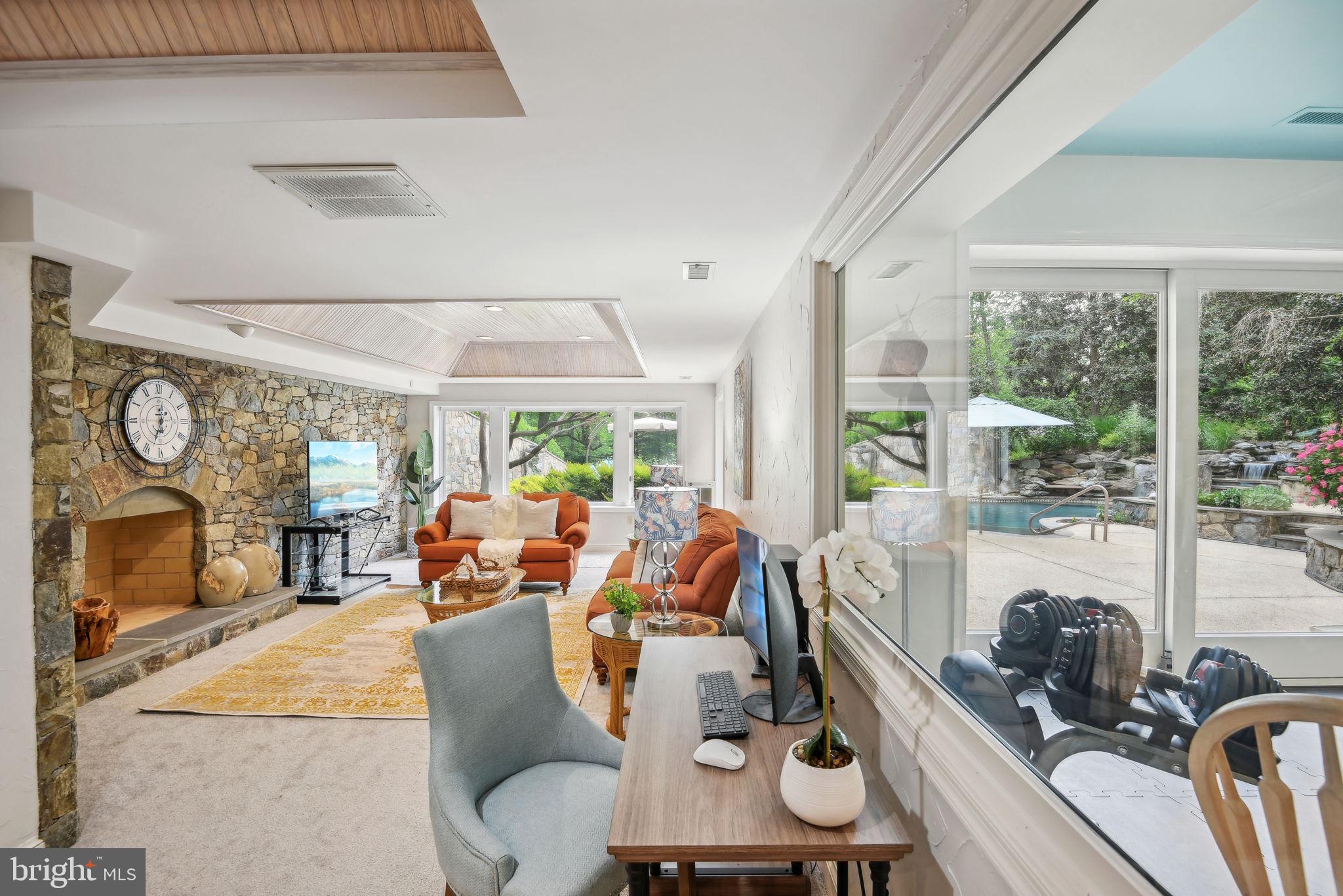 FALCONHURST - Residential