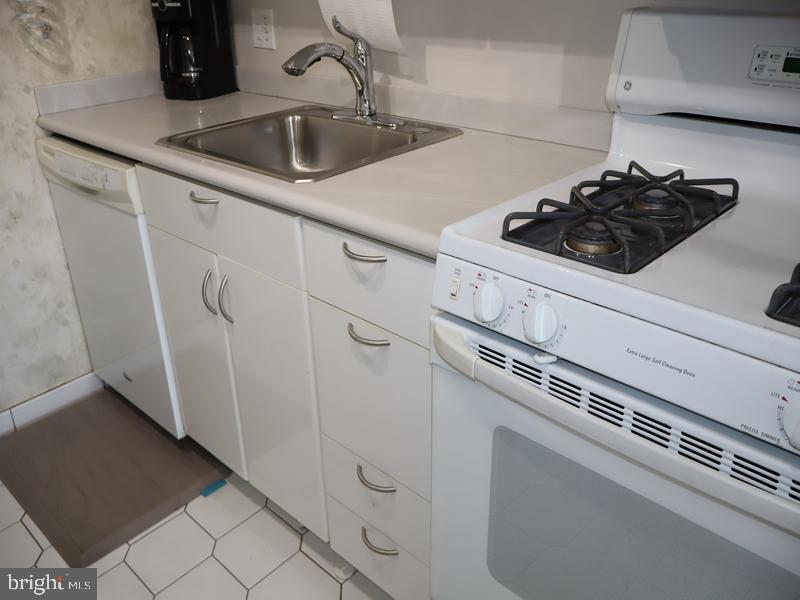 WASHINGTON SQ - Residential