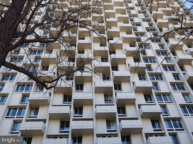 WASHINGTON SQ - Residential