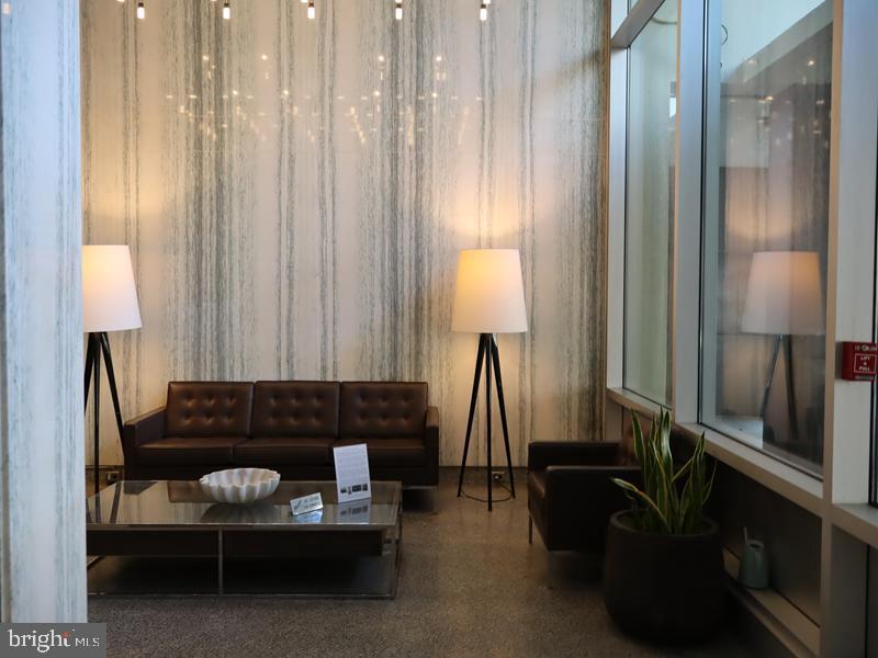 WASHINGTON SQ - Residential