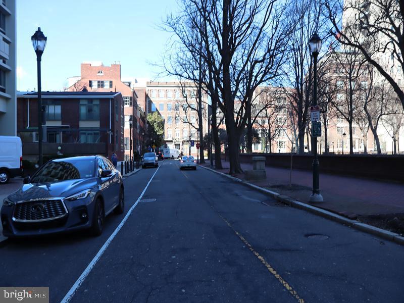 WASHINGTON SQ - Residential