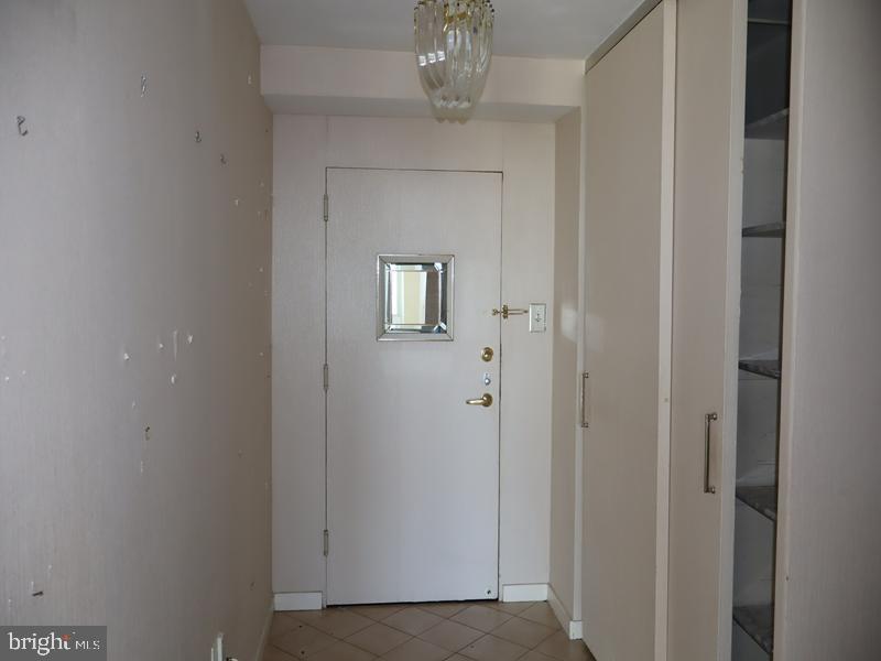 WASHINGTON SQ - Residential