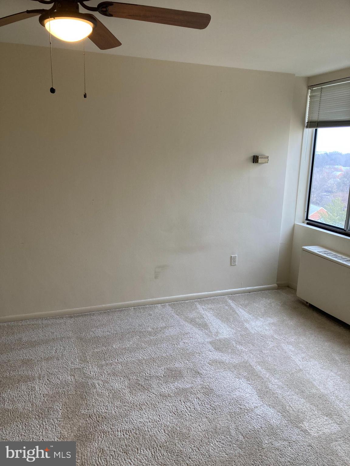 RIVER TOWERS - Residential Lease