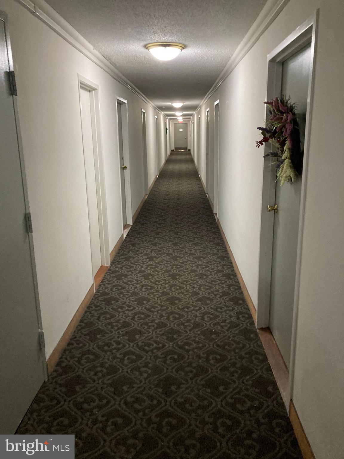 RIVER TOWERS - Residential Lease