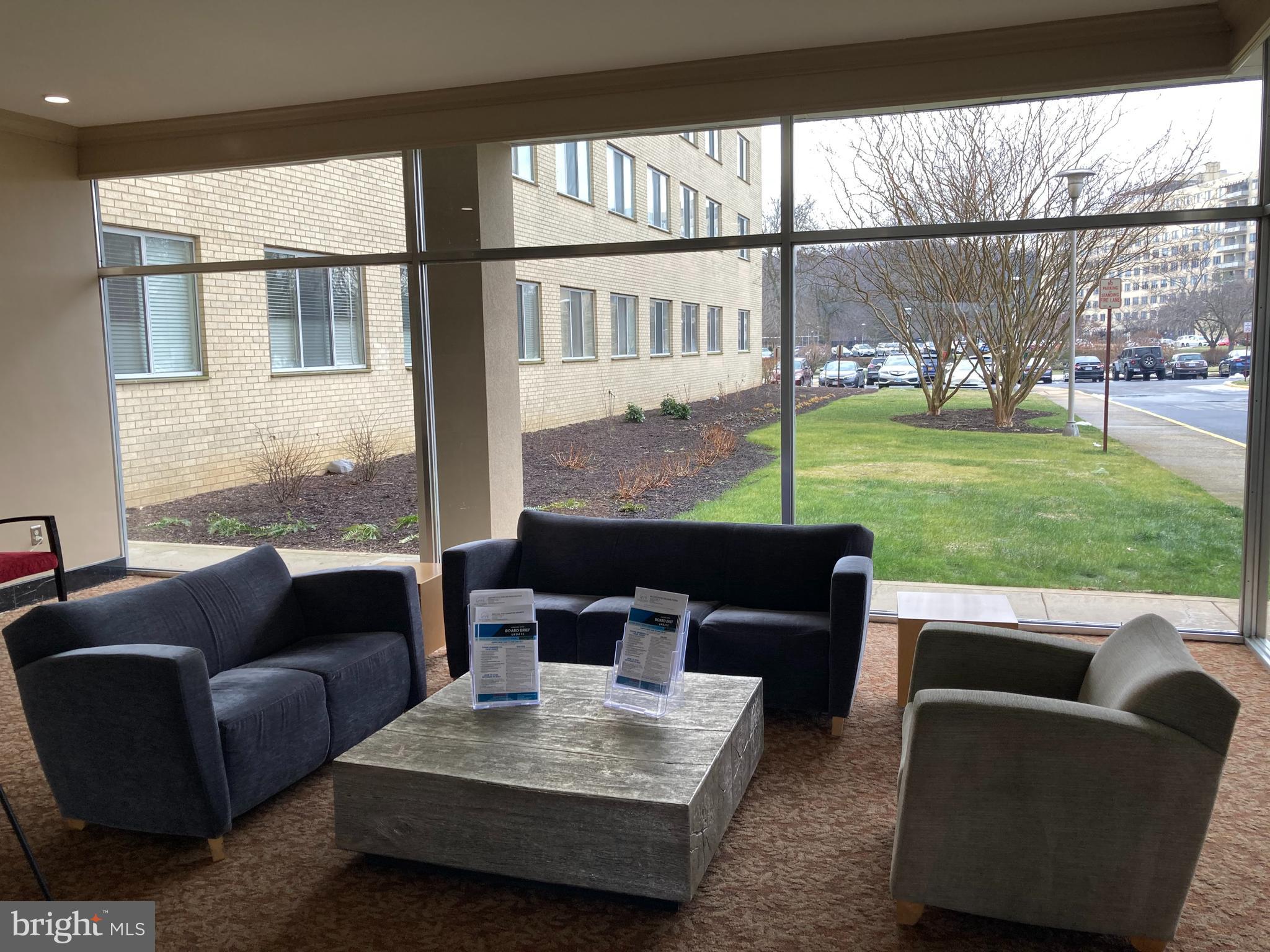 RIVER TOWERS - Residential Lease