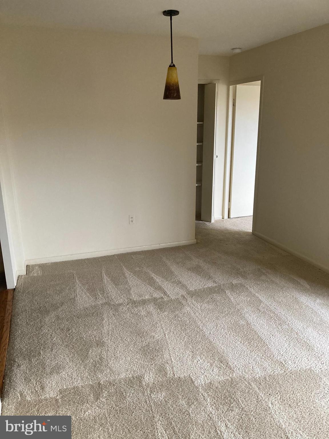 RIVER TOWERS - Residential Lease