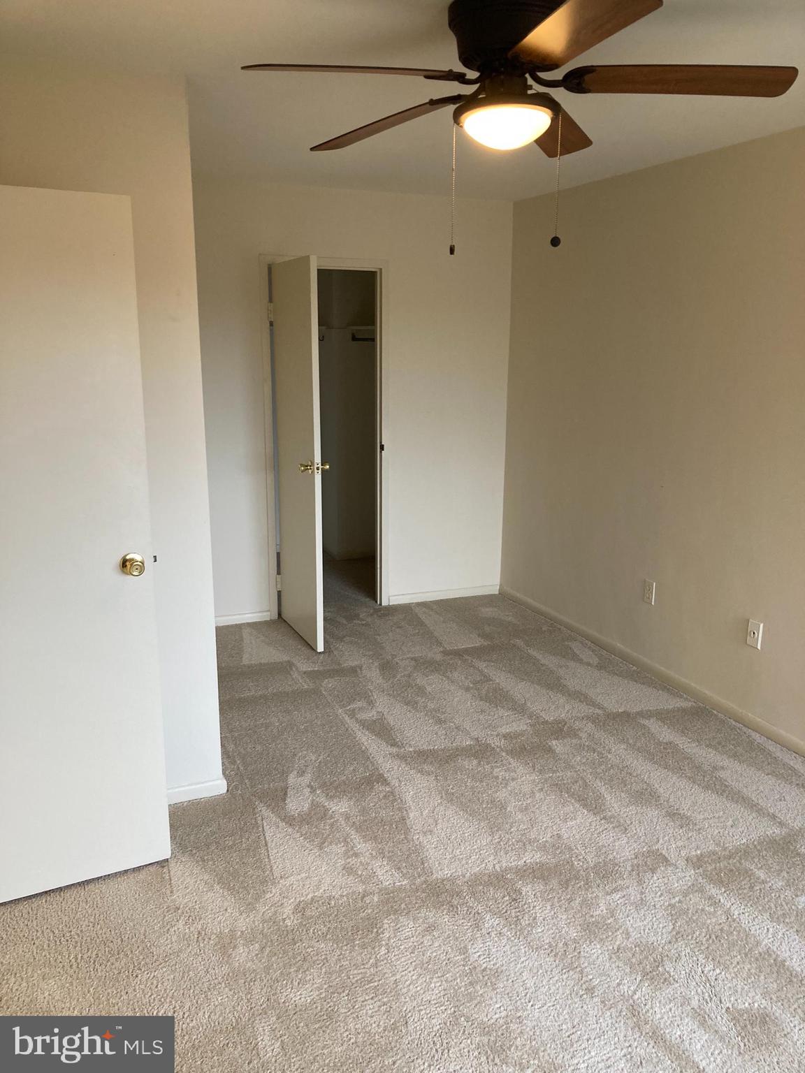 RIVER TOWERS - Residential Lease